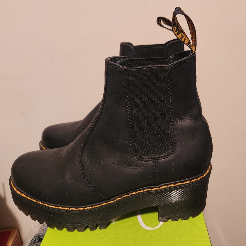COPY - Dr. Martens ROMETTY WYOMING LEATHER PLATFORM CHELSEA BOOTS